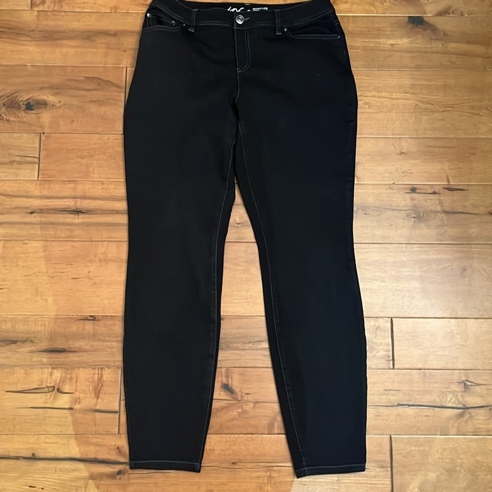 INC Skinny Leg Curvy Fit black jeans size 10 flattering mid rise